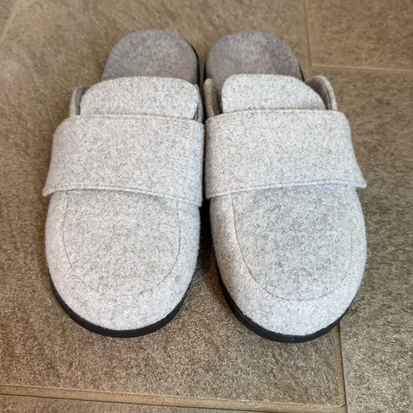Vionic Gemma II Mule Slippers in Light Grey Flannel NWOT Size 7 - Picture 3 of 11